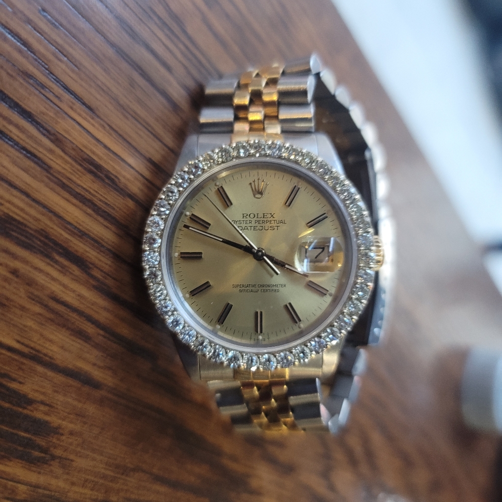 Rolex 36mm with diamond bazel - Picture 13 of 17